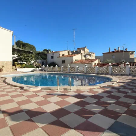 Cabioni 4 - Amplia Con Piscina Comunitaria Abierta De Junio A Septiembre, Situada A Pocos Metros De La Playa De Grifeu - Es-228-196 Llançà